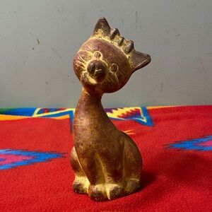 Vintage Terracotta / Clay Folk Art Cat Figurine